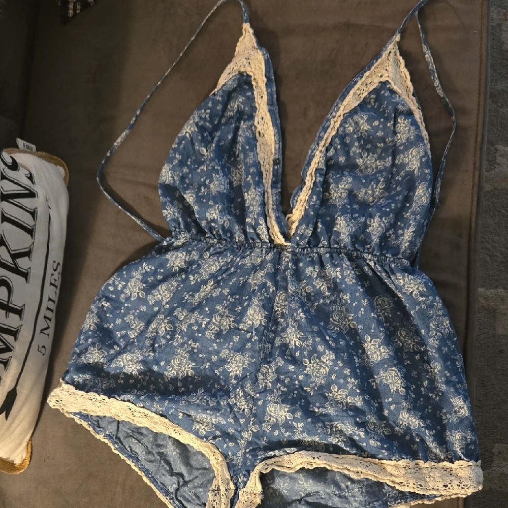Diva Blue and Cream Chemise with Lace Trim